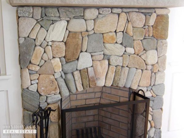 Cape Cod Home 994357