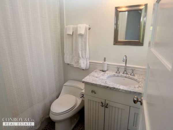 Cape Cod Home 994357