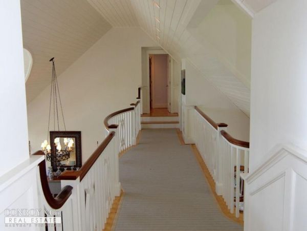 Cape Cod Home 994357