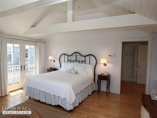 Cape Cod Home 994357