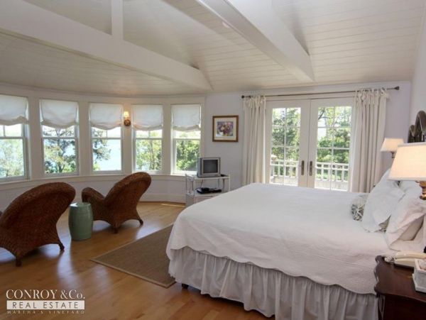Cape Cod Home 994357