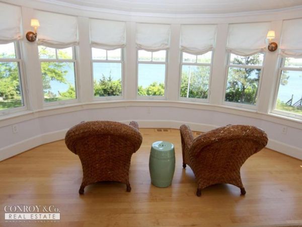 Cape Cod Home 994357