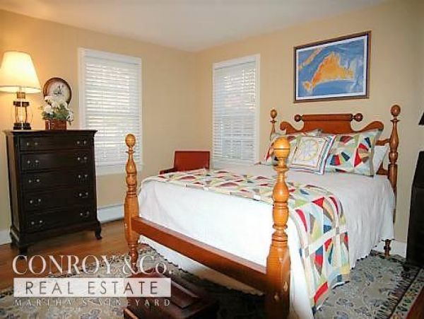 Cape Cod Home 994358