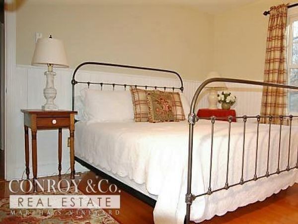 Cape Cod Home 994358