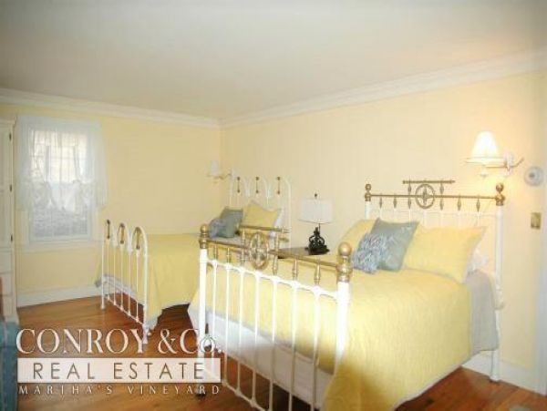 Cape Cod Home 994358