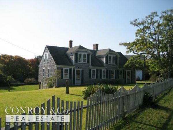 Cape Cod Home 994359