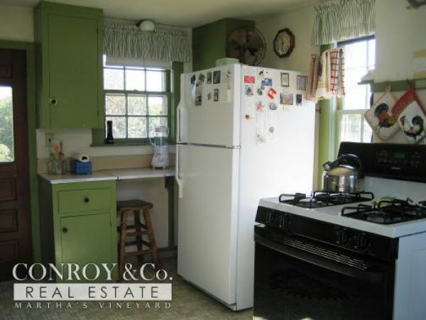 Cape Cod Home 994359