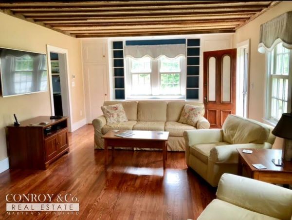 Cape Cod Home 994359