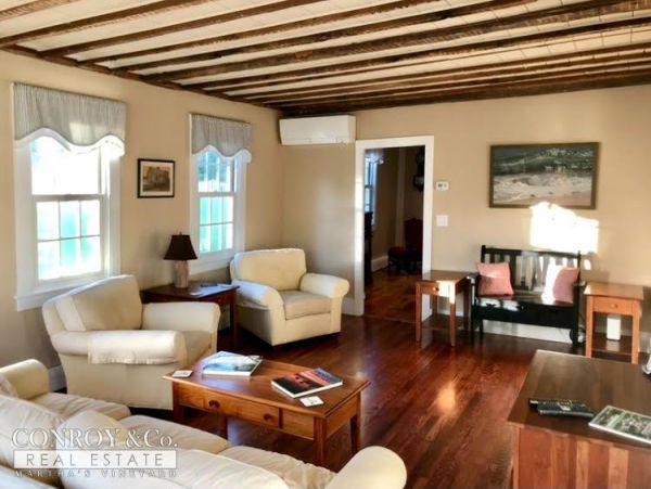 Cape Cod Home 994359