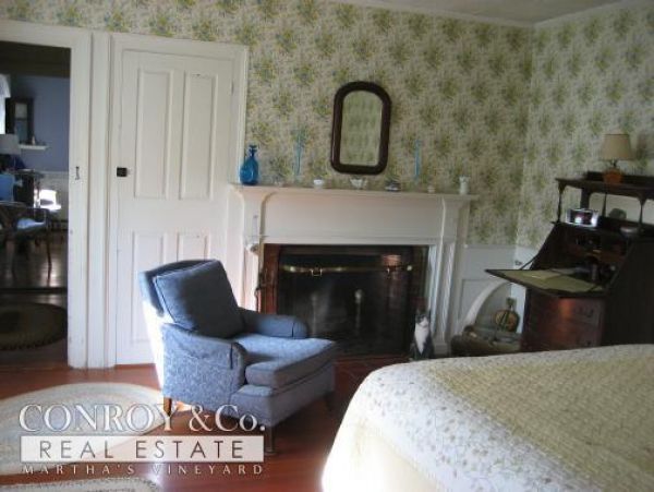 Cape Cod Home 994359