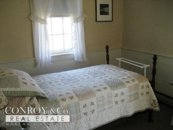 Cape Cod Home 994359