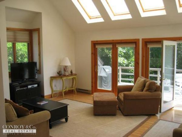 Cape Cod Home 994360