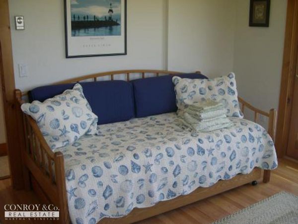Cape Cod Home 994360