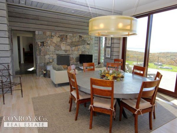 Cape Cod Home 994361