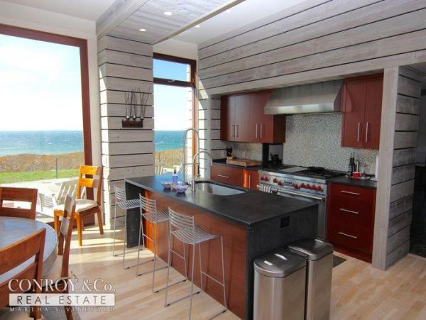 Cape Cod Home 994361