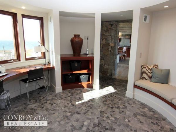 Cape Cod Home 994361