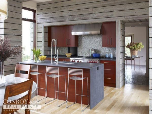 Cape Cod Home 994361