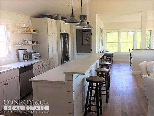 Cape Cod Home 994362