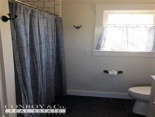 Cape Cod Home 994362