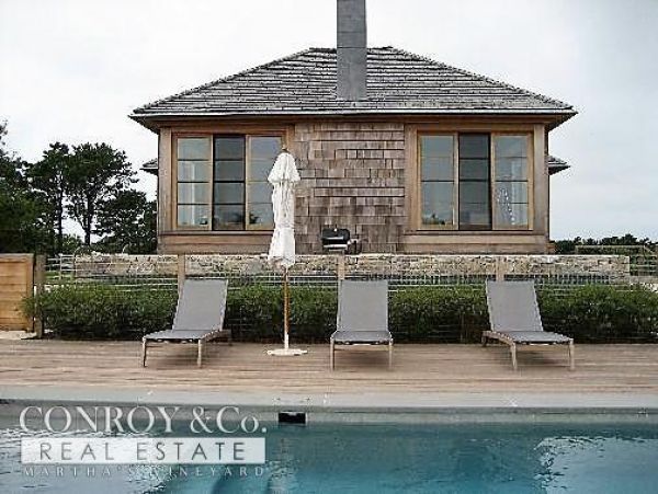 Cape Cod Home 994363