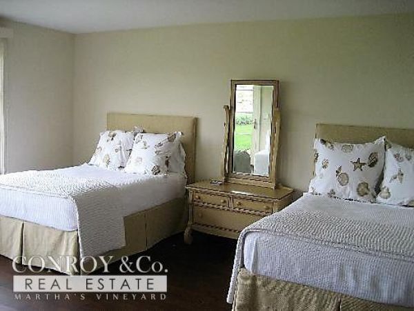Cape Cod Home 994363