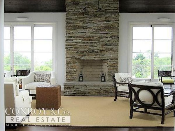 Cape Cod Home 994363