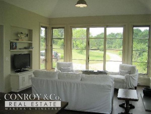 Cape Cod Home 994363