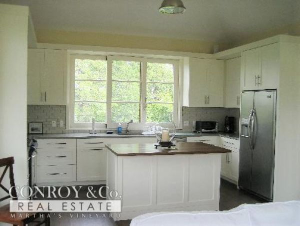 Cape Cod Home 994363