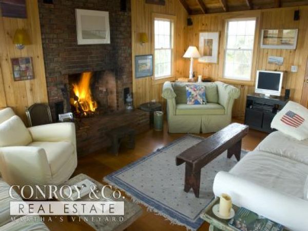Cape Cod Home 994364