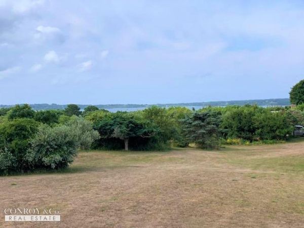 Cape Cod Home 994365