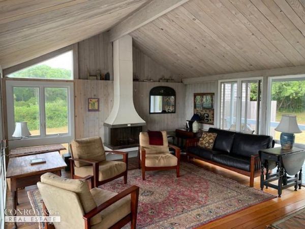 Cape Cod Home 994365