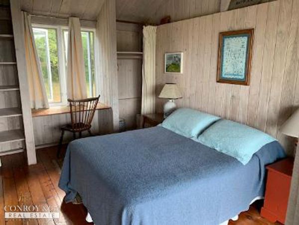 Cape Cod Home 994365