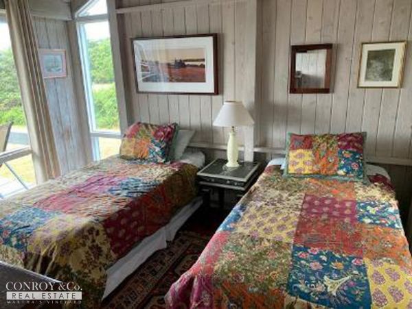 Cape Cod Home 994365