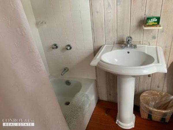 Cape Cod Home 994365