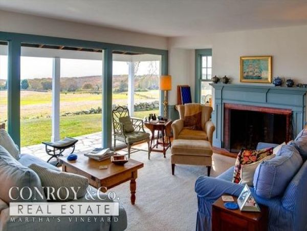 Cape Cod Home 994366