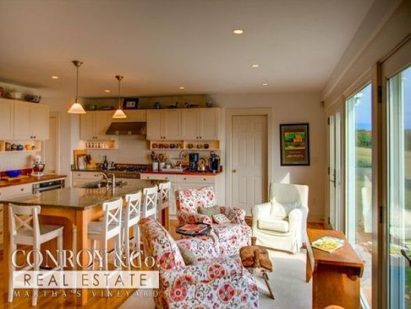 Cape Cod Home 994366