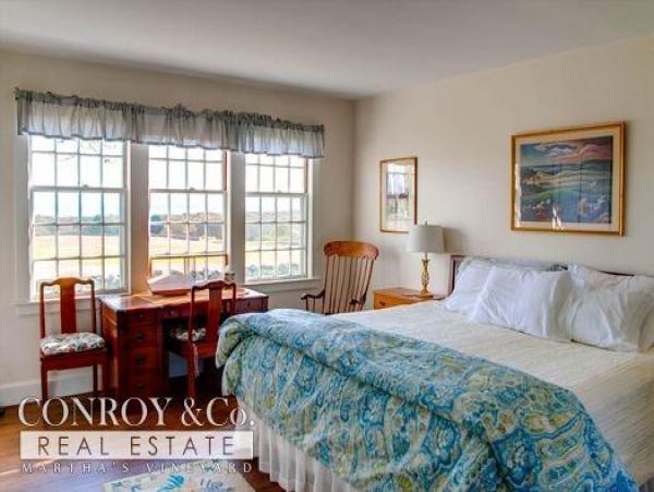 Cape Cod Home 994366