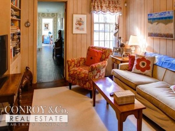 Cape Cod Home 994366