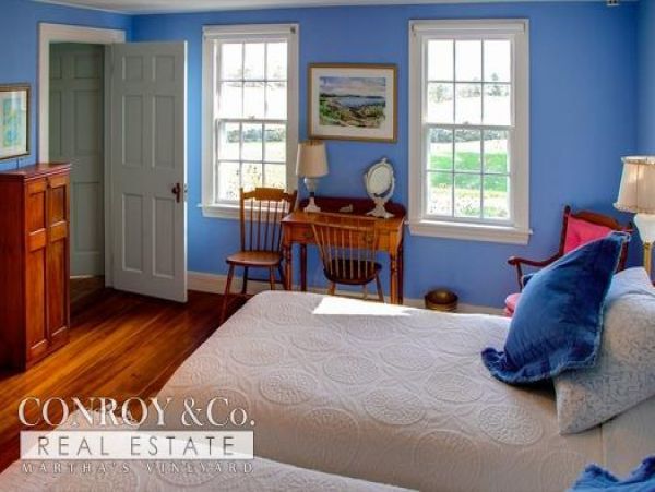 Cape Cod Home 994366