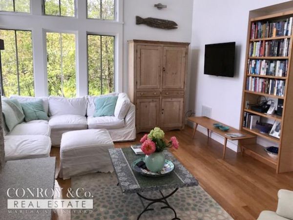 Cape Cod Home 994367