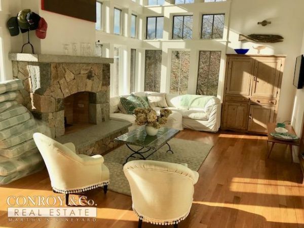 Cape Cod Home 994367