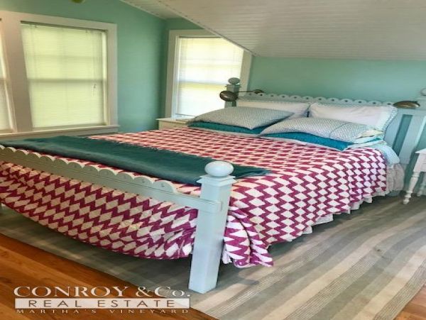 Cape Cod Home 994367
