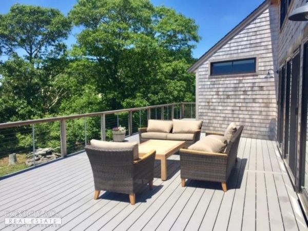 Cape Cod Home 994368