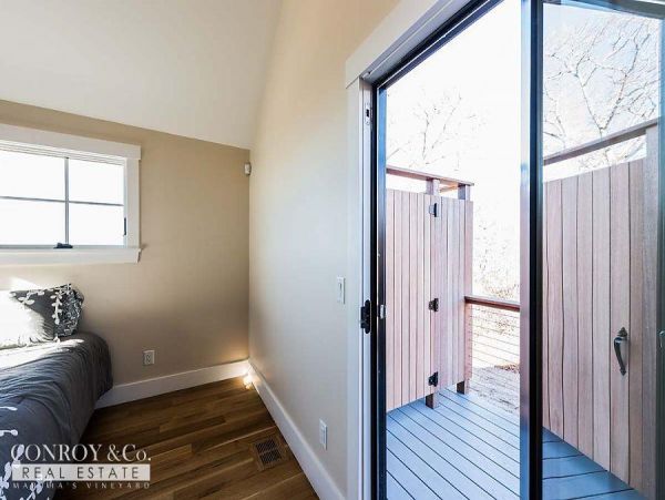 Cape Cod Home 994368