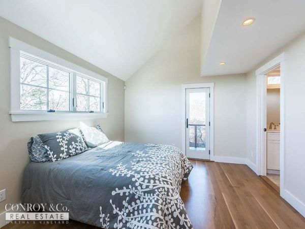 Cape Cod Home 994368