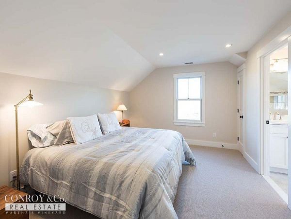 Cape Cod Home 994368