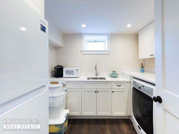 Cape Cod Home 994368