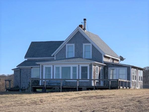 Cape Cod Home 994369