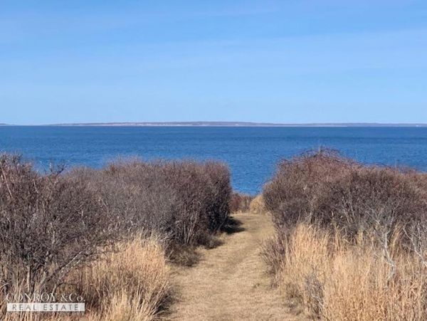 Cape Cod Home 994369