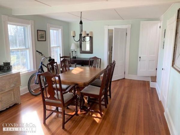 Cape Cod Home 994369